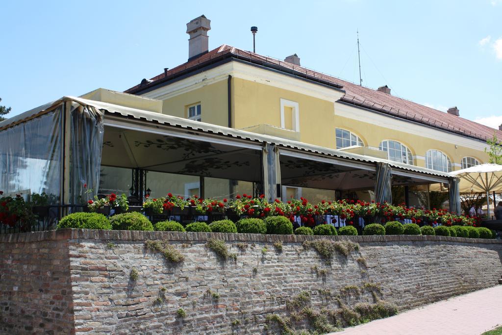 Garni Hotel Leopold I Novi Sad Exterior photo